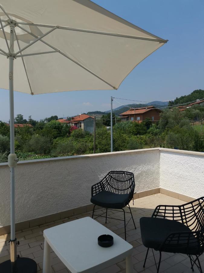 Villa Flora Affittacamere Luni Exterior photo