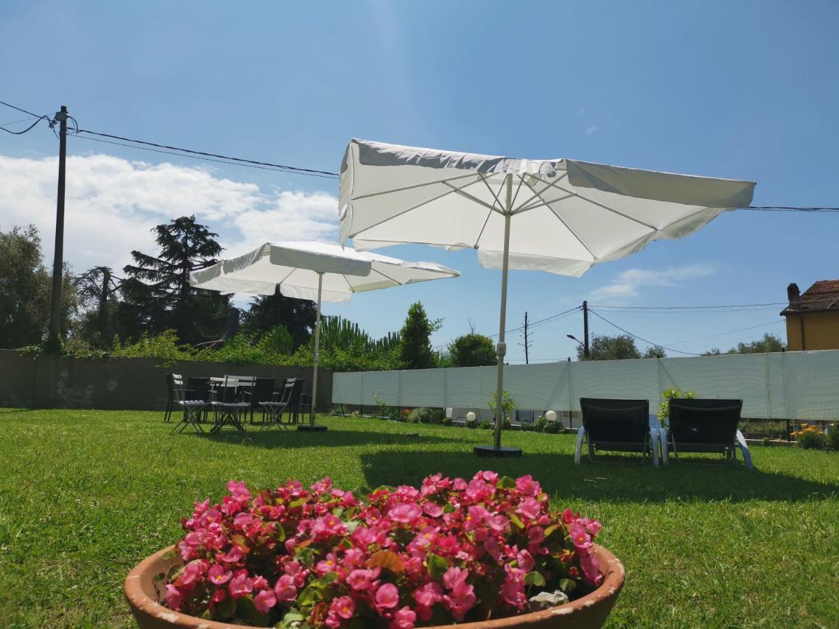 Villa Flora Affittacamere Luni Exterior photo